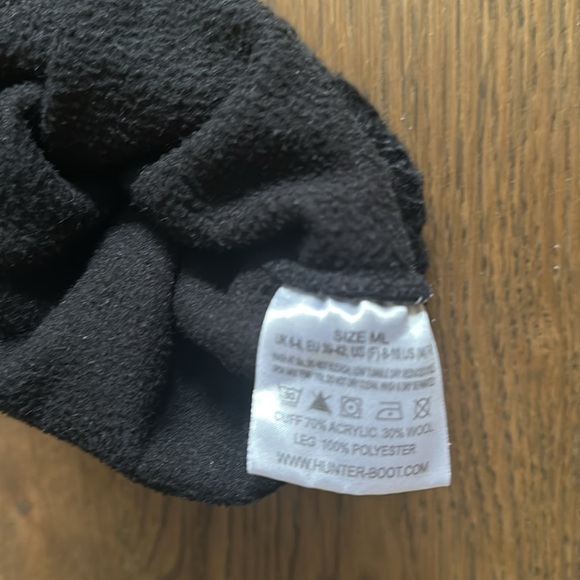 Hunter Two pairs of Hunter Tall Boot Socks/Inserts ML size. Ivory and Black - Picture 3 of 3